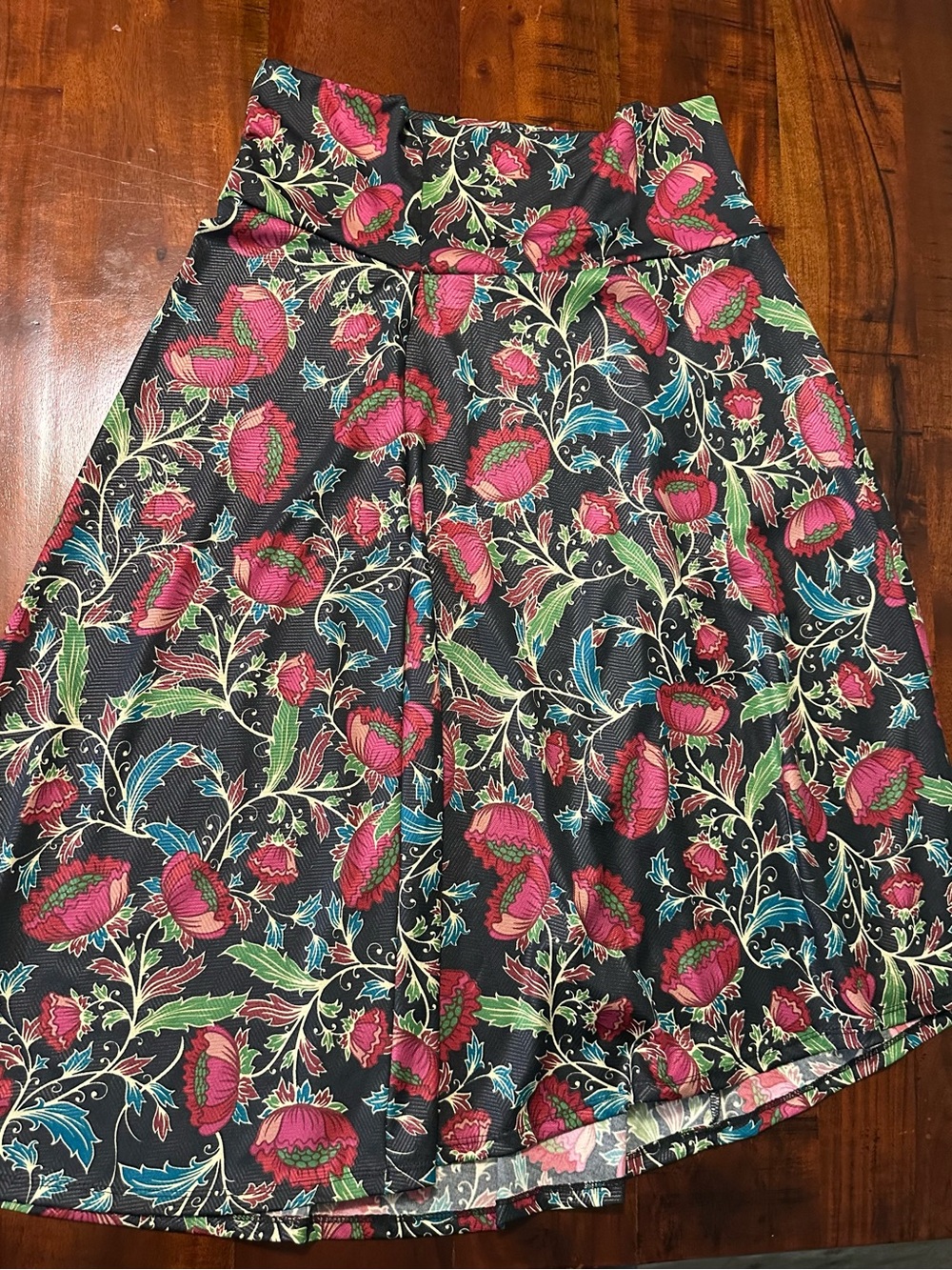 Lularue azure floral A-Line Skirt in Black with burgundy Blooms